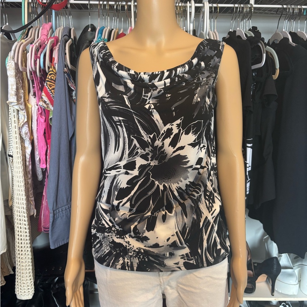 Jostar Vintage Black & White Floral Graphic Sleeveless Top